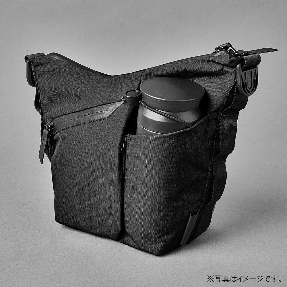 カリフォルニア　サラマンダー社製 フォエールバッグ ALPAKA | Flow Satchel 2L フローサッチェル 4184 – アウトドア