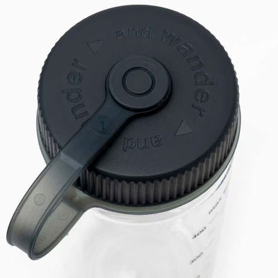 and wander アンドワンダー and wander logo bottle 500 アンドワンダーロゴボトル500 574-4977299