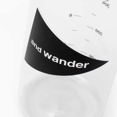 and wander アンドワンダー and wander logo bottle 500 アンドワンダーロゴボトル500 574-4977299