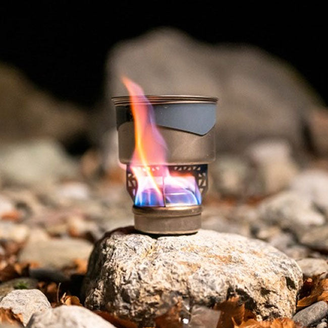 新品 未開封 エバニュー チタニウム ソリッド テーブル EBY532 Amazon | エバニュー(EVERNEW) Titanium Solid table EBY532